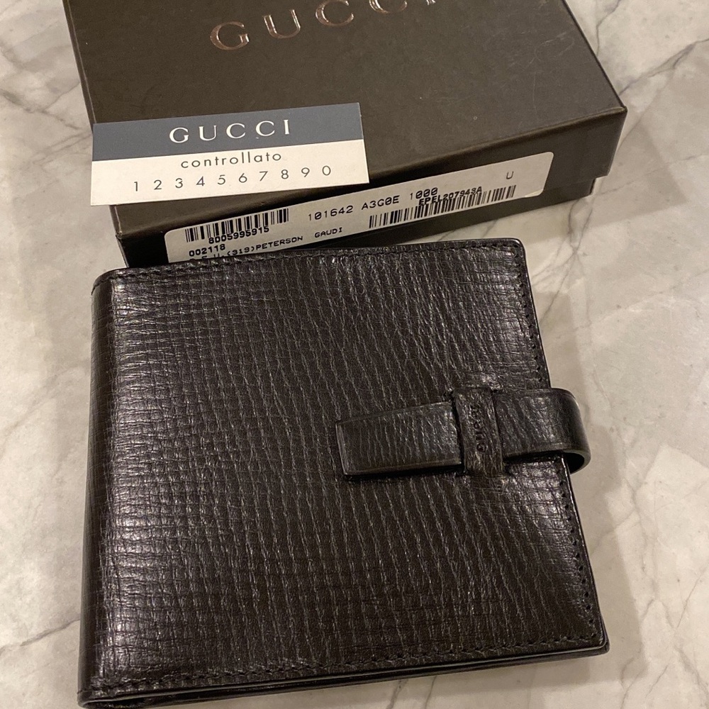 Authentic rare new GUCCI black leather wallet